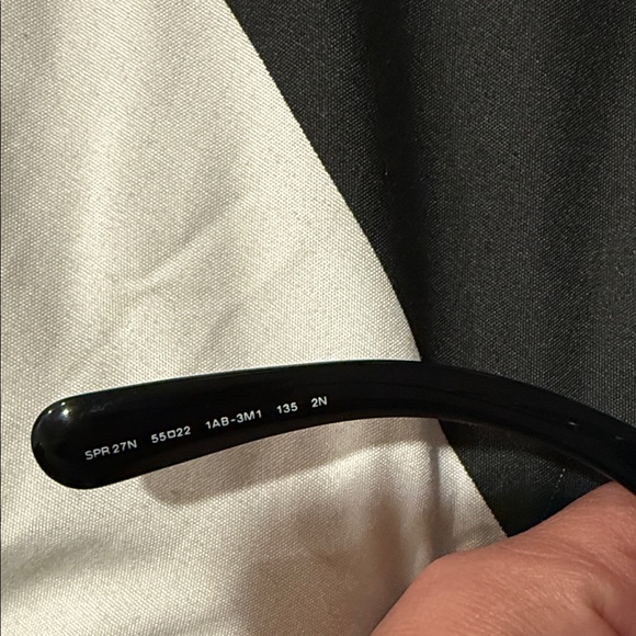 Chic Black Sunglasses - Picture 9 of 10